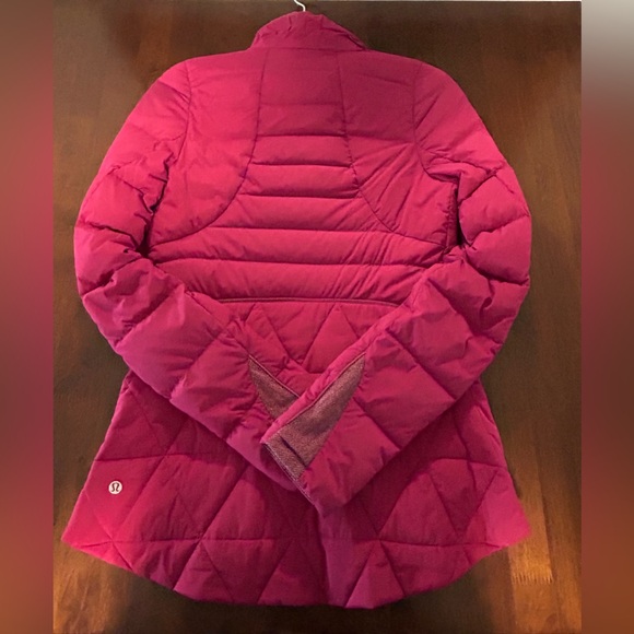 Lululemon Fluffed Up Jacket- *800 Fill - Picture 12 of 14
